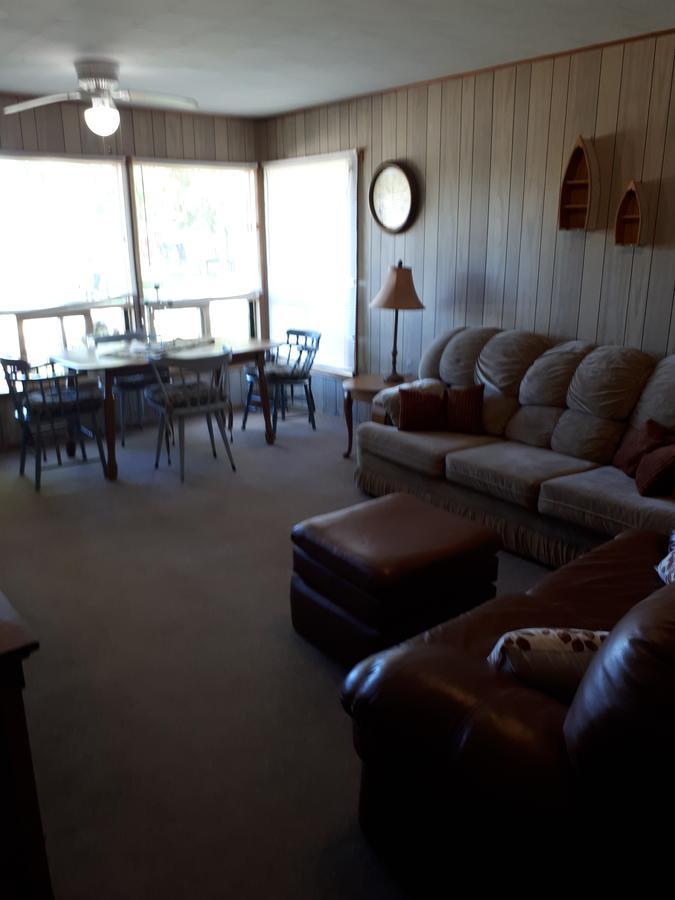 Chalkley'S Sandy Bay Cottage Resort Nipissing Beach ภายนอก รูปภาพ