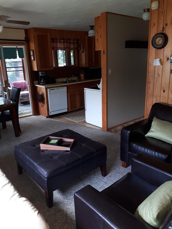 Chalkley'S Sandy Bay Cottage Resort Nipissing Beach ภายนอก รูปภาพ