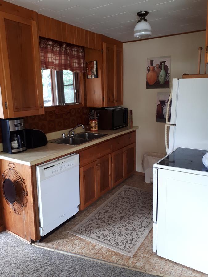 Chalkley'S Sandy Bay Cottage Resort Nipissing Beach ภายนอก รูปภาพ