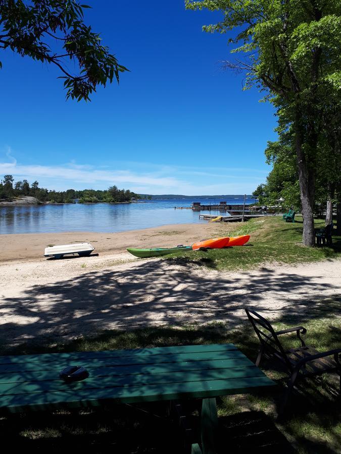 Chalkley'S Sandy Bay Cottage Resort Nipissing Beach ภายนอก รูปภาพ